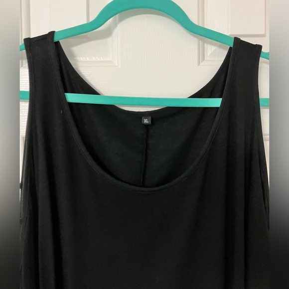 Women’s Black Cold Shoulder Top Size XL. Stretch very attractive unique design - Picture 7 of 16